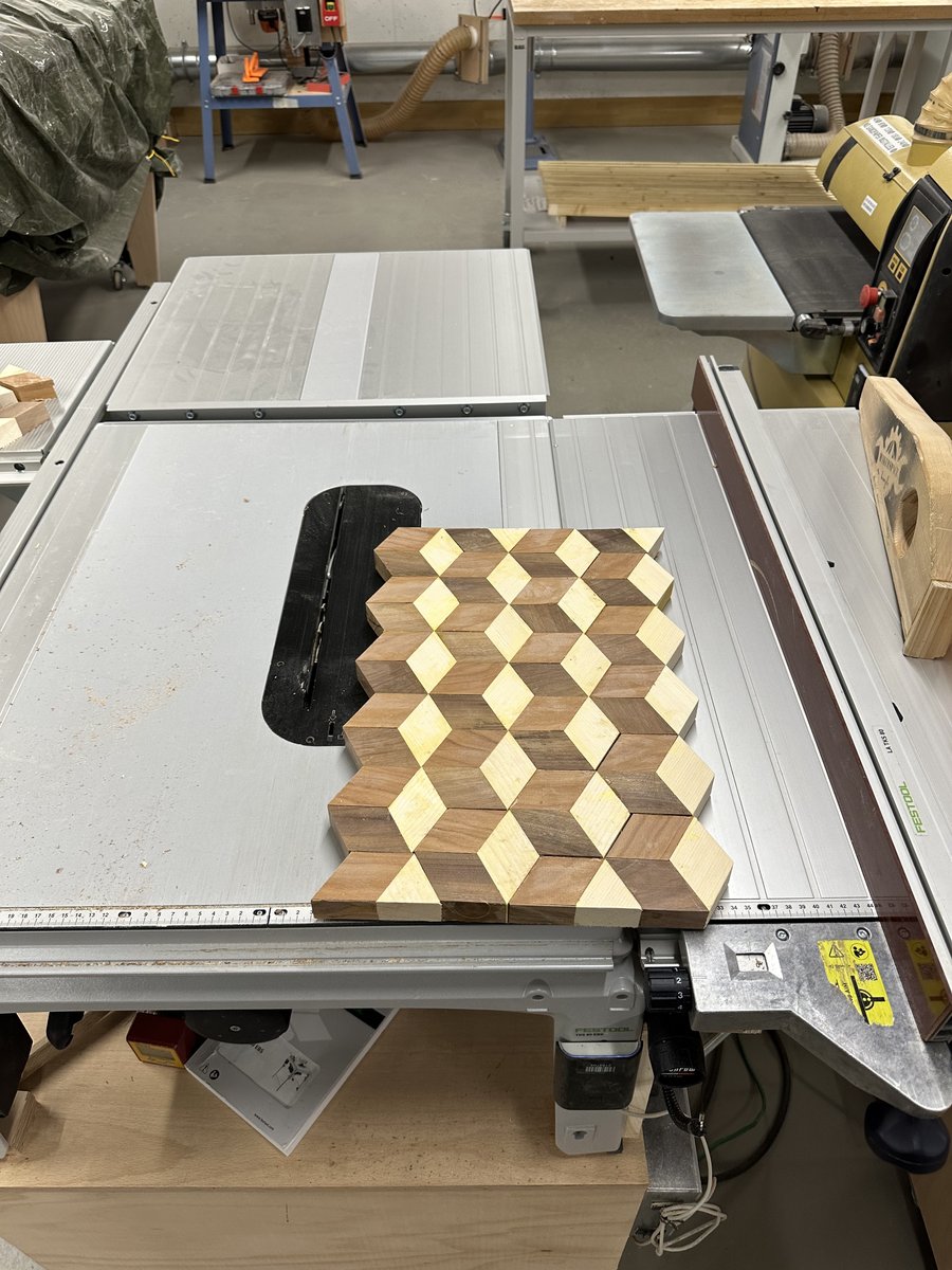 Trimming the board square on the Festool TKS 80 EBS table saw