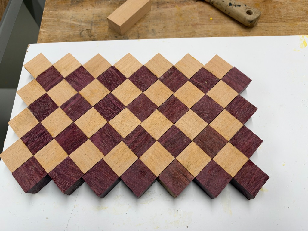 Full layout of the diamond pattern on melamine